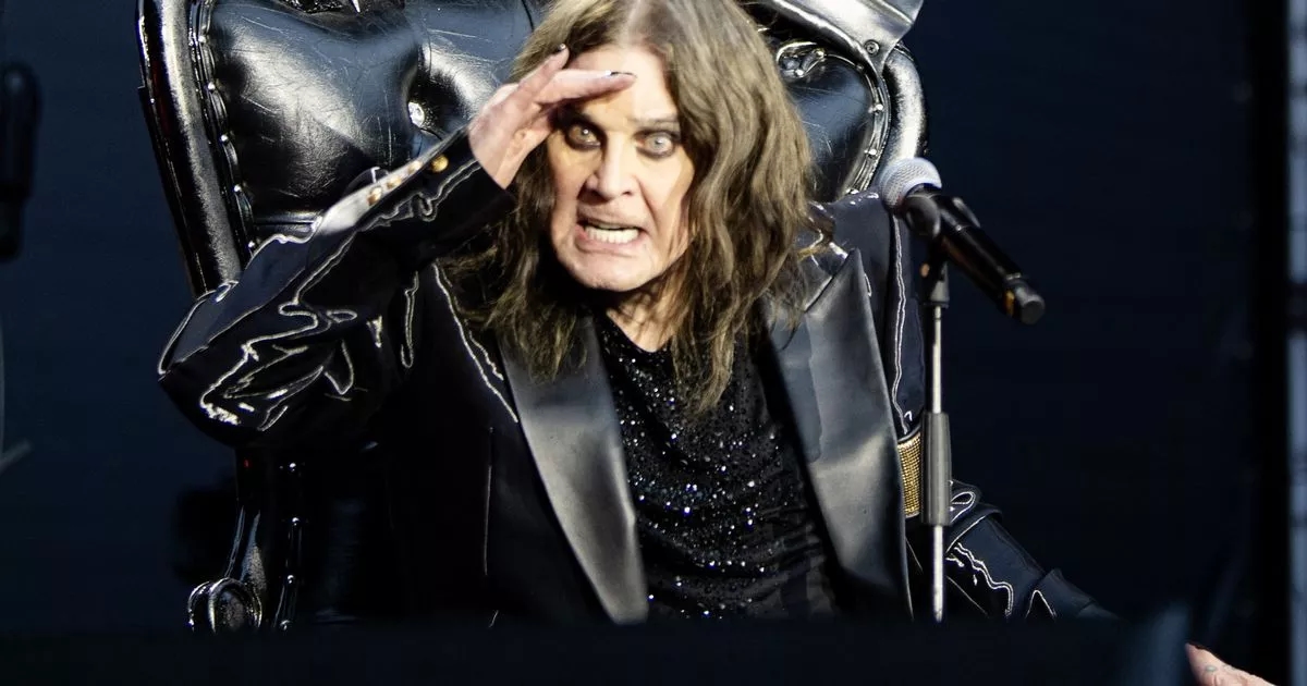 Black Sabbath crowd boo 'controversial' supergroup at Ozzy Osbourne festival