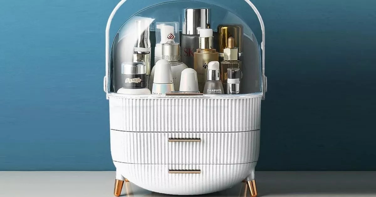 Debenhams drops £70 makeup box to £17 that 'looks super stylish'