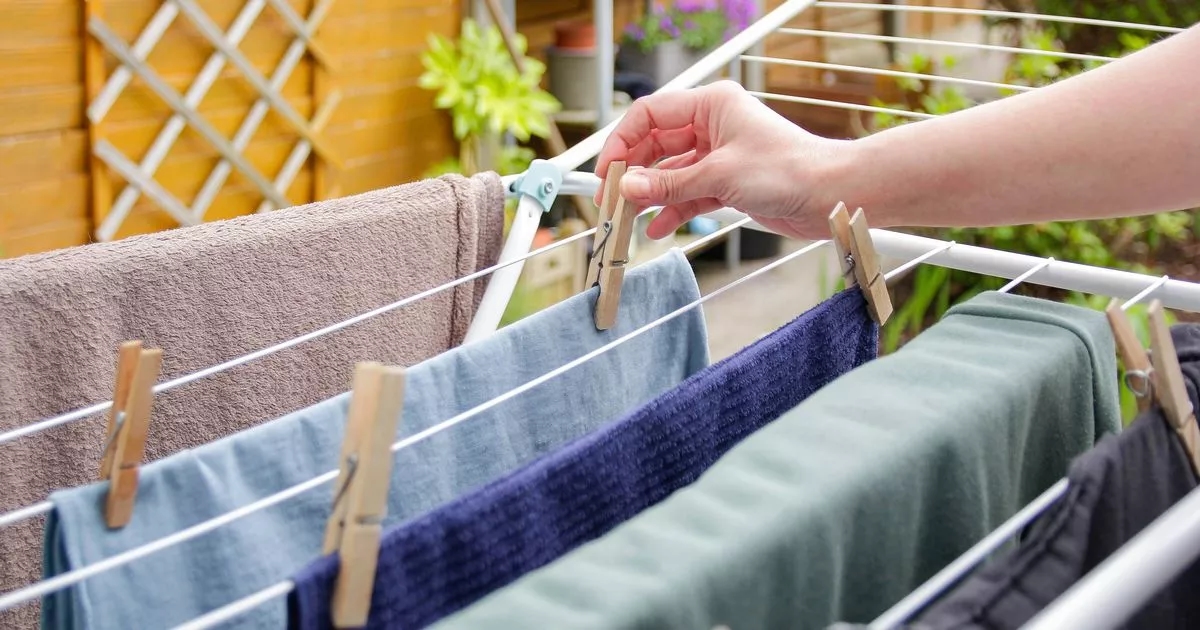 Brits warned not to hang laundry outside this weekend during heatwave