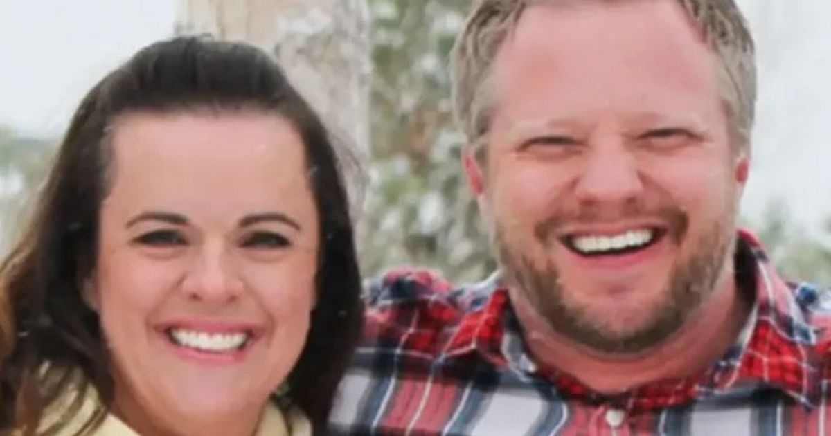 Man accused of poisoning wife's protein shake 'met mistress as she lay dying'