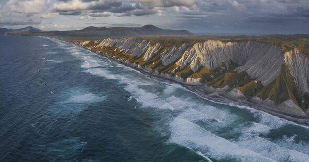 Russia earthquakhake: 7.4 magnitude quake caught on camera before tsunami warning