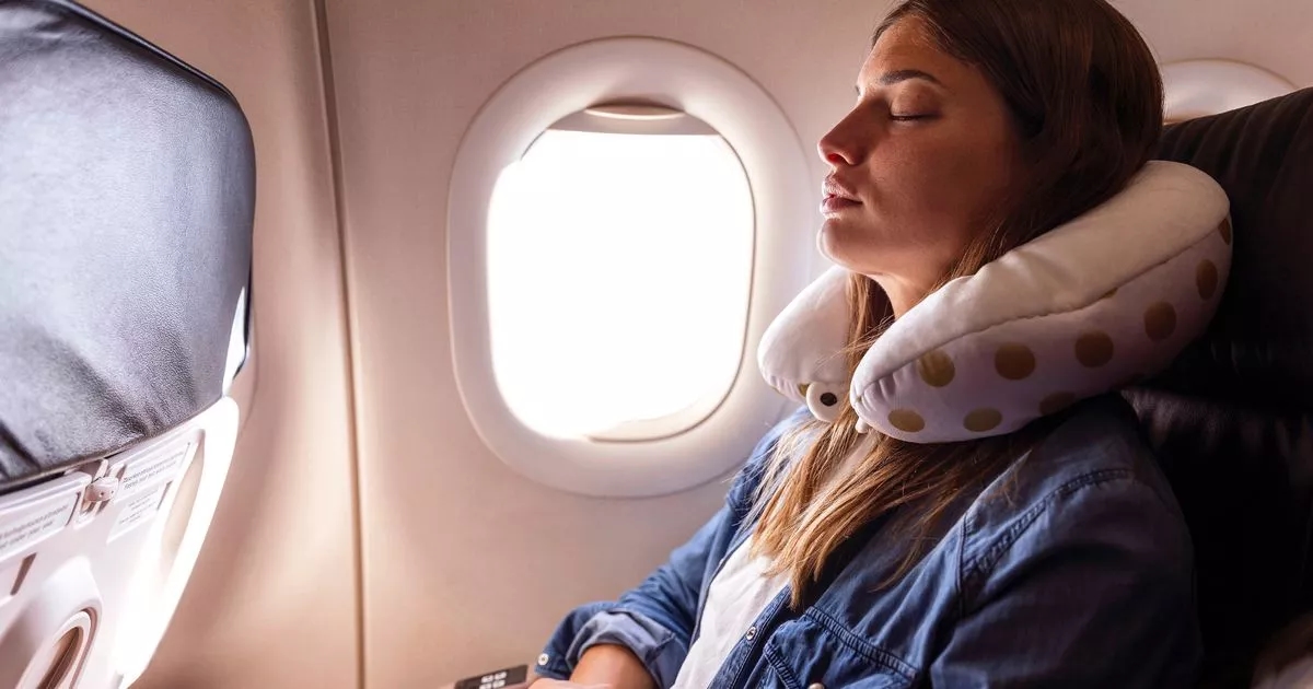 Pilot's wife shares the only two neck pillows she recommends for long flights