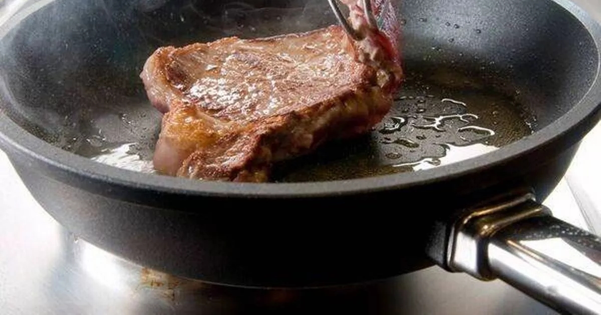 Chef names one ingredient that must be added to steak before cooking and it's not salt