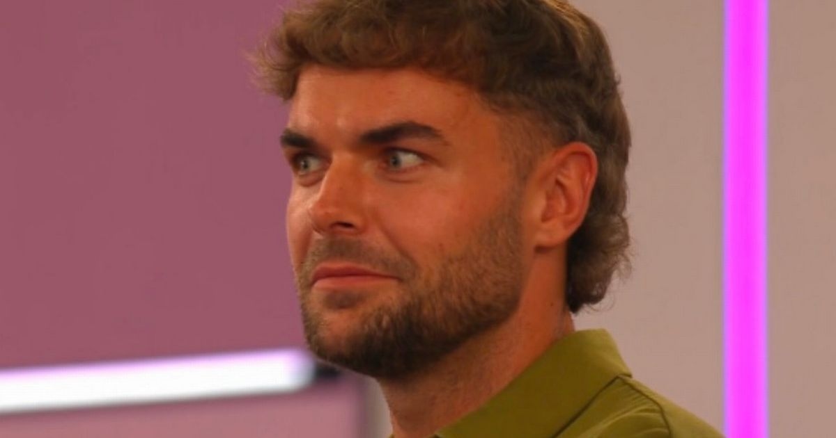 Love Island fans rumble 'diabolical' reason Harry started row with Helena