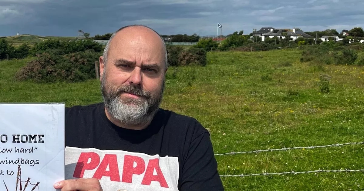 Lone protester slams Donald Trump at golf course with brutal Scottish insult