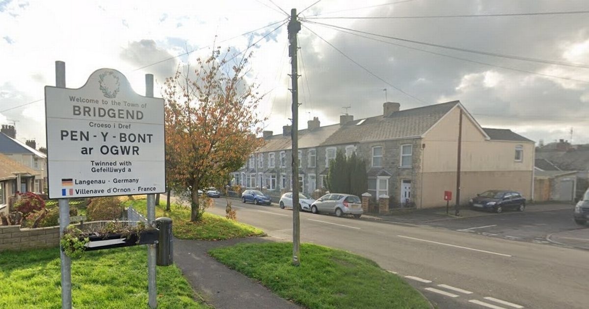 Delayed grass cutting service to begin across Bridgend County