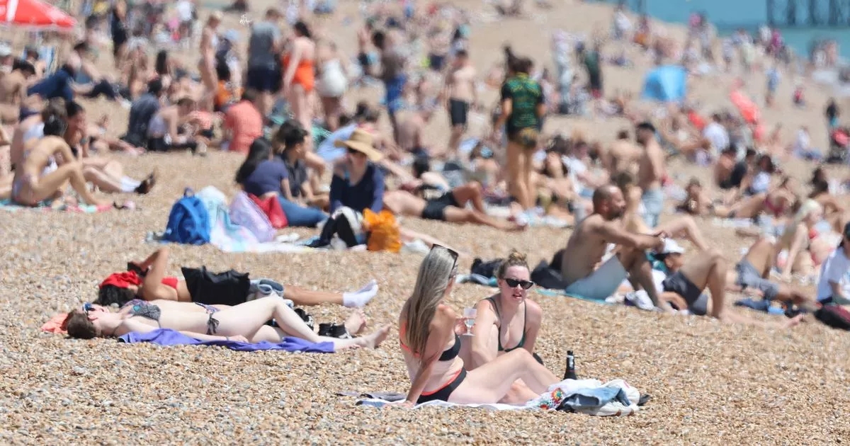 BBC weather forecaster Derek Brockway says heatwave 'likely' as temperatures to smash 30C in Wales