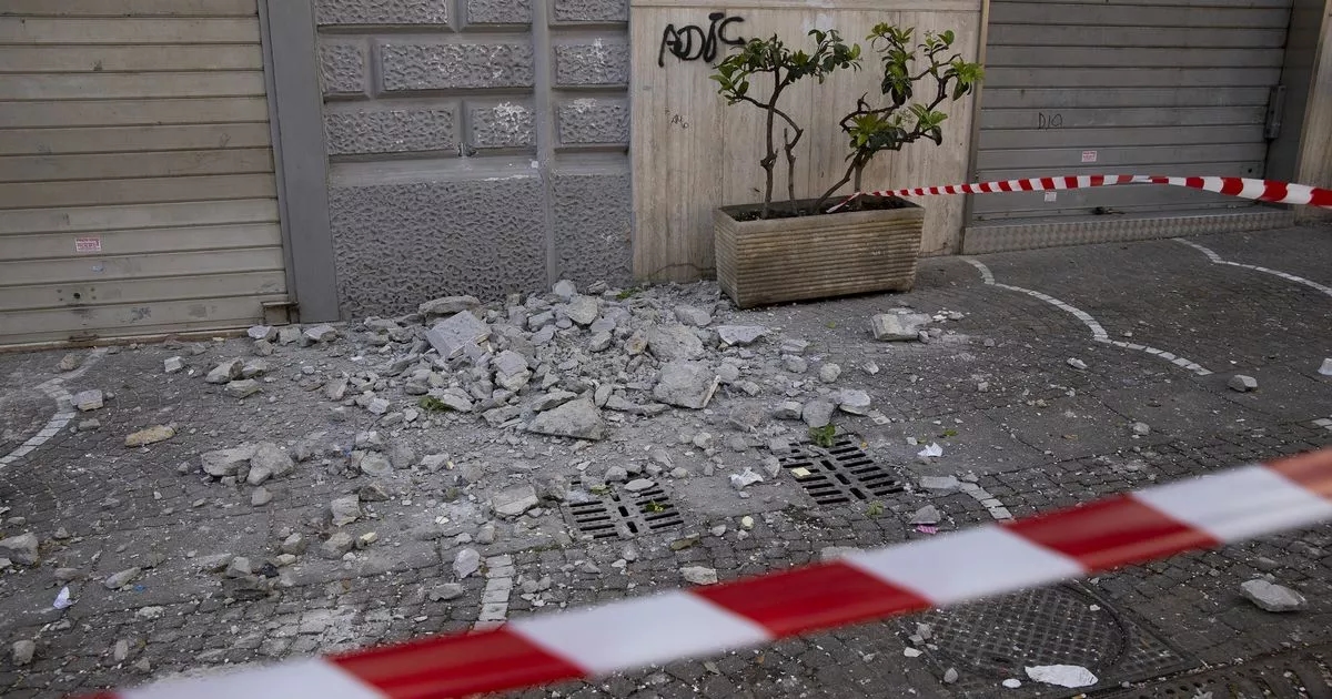 Travel disruption as earthquake hits central Italy