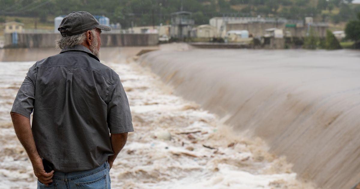 Search for missing girls from summer camp after Texas floods kill at least 24