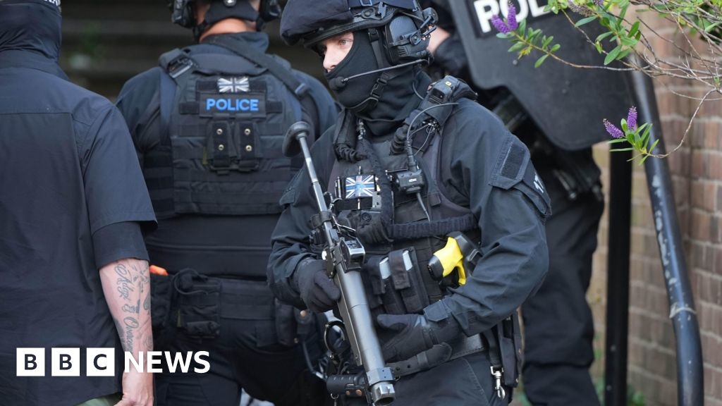 Armed police and helicopter search for men following Brighton fight