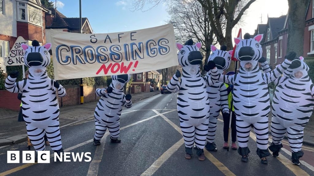 Sheffield: Zebra protest held by parents for school crossing campaign