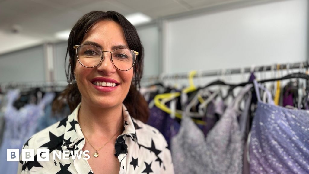 'Fairy godmother' gifts 1,000 free prom dresses to girls