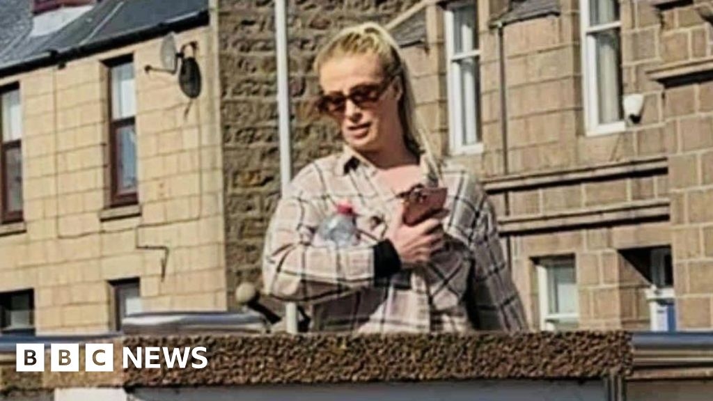 Woman let young girl drive car through town