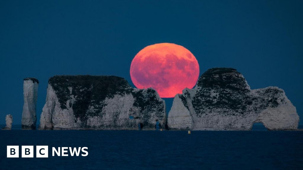 Buck Moon 2025 seen across the south of England