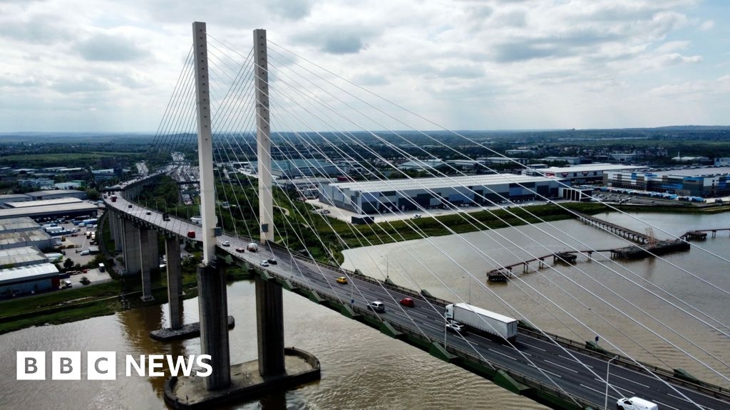 Dartford Bridge shut as collision causes traffic delays