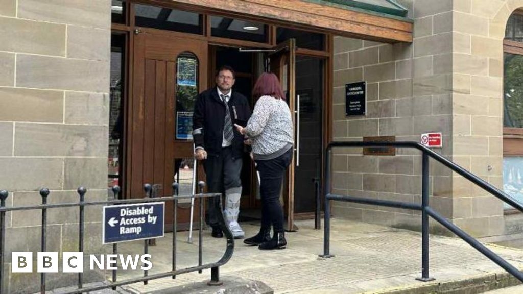 Silsden man who impersonated police officer sentenced
