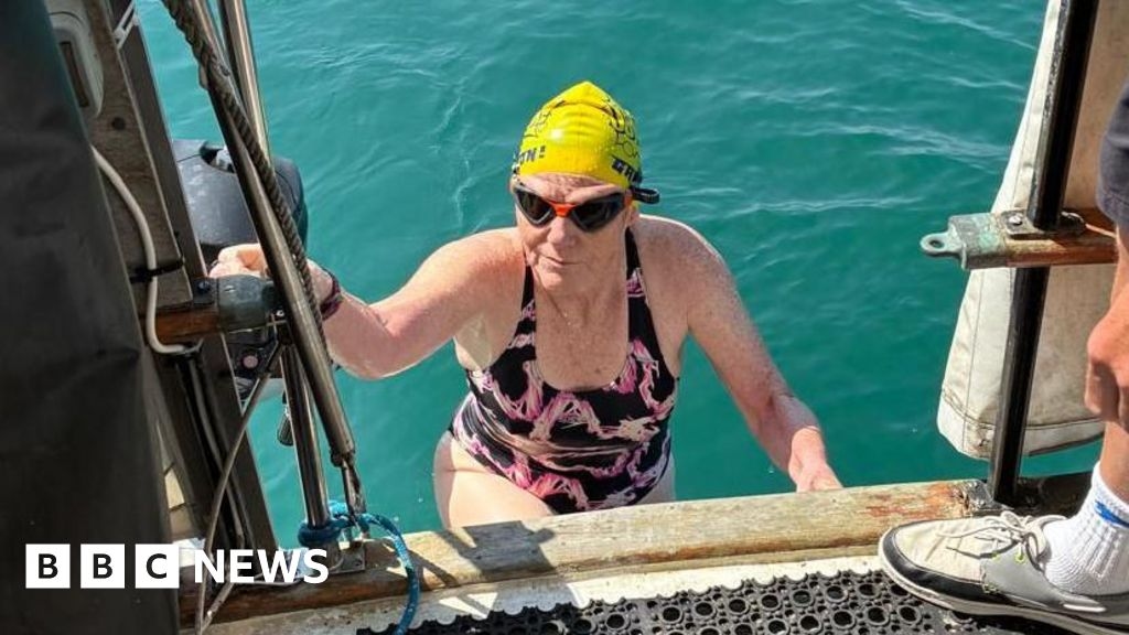 Pateley Bridge gran, 82, completes Channel swim