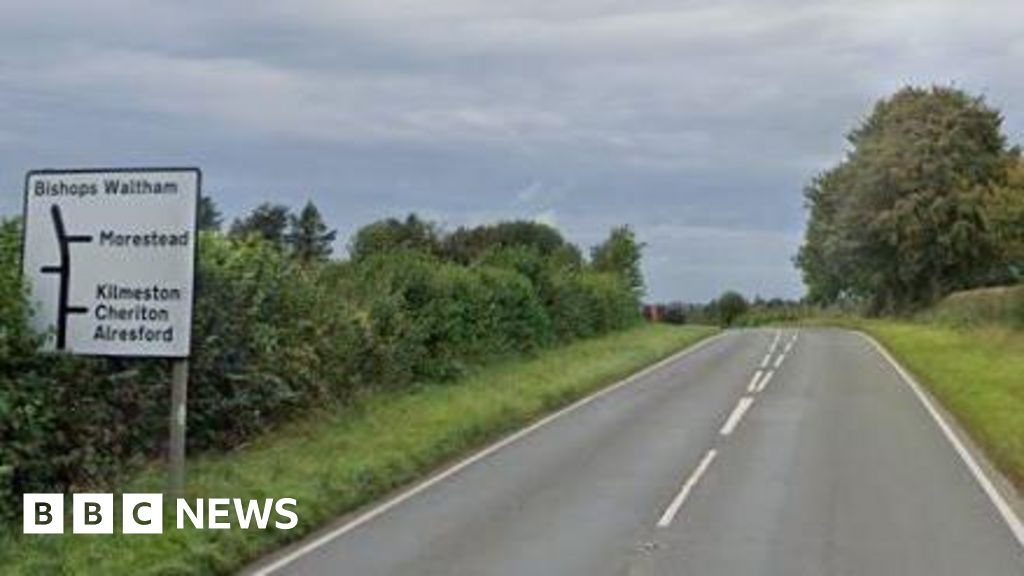 Two teenagers killed in crash with tree near Corhampton