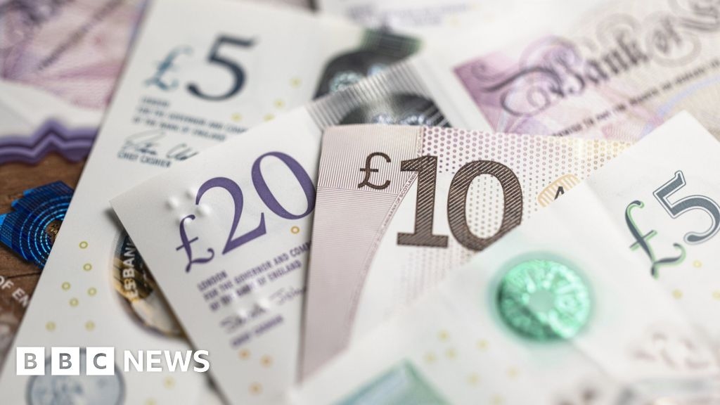 Bank of England to redesign banknotes - and wants your help