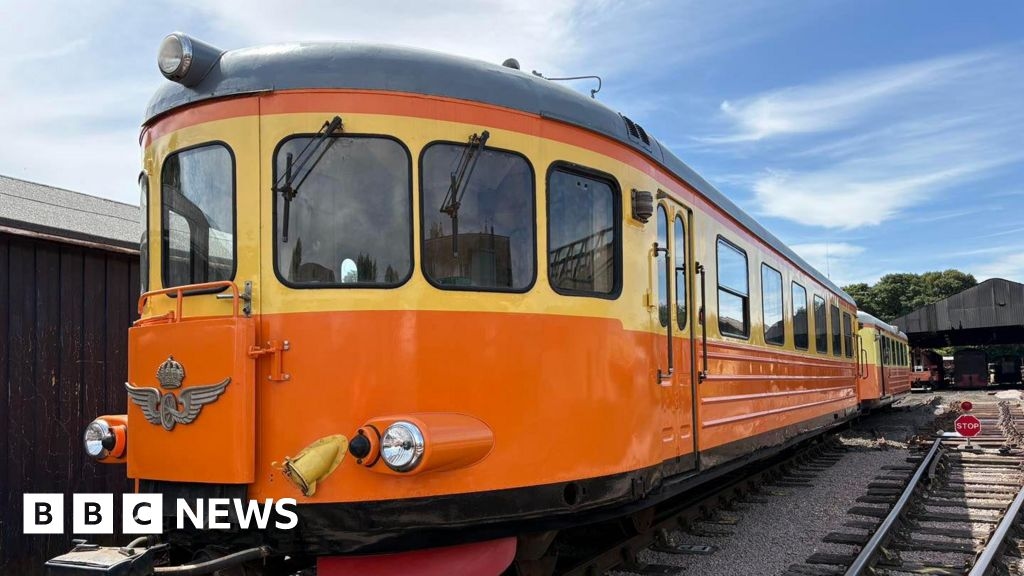 Retro Swedish Railcar back on track at Nene Valley Railway