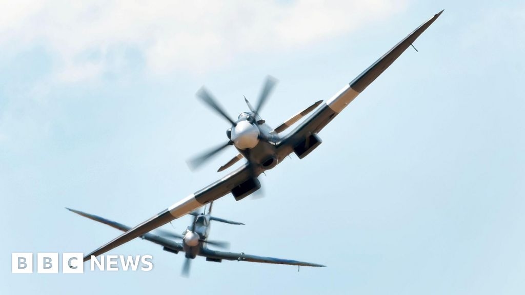 Car crushing and Spitfire displays at Capel Military Show