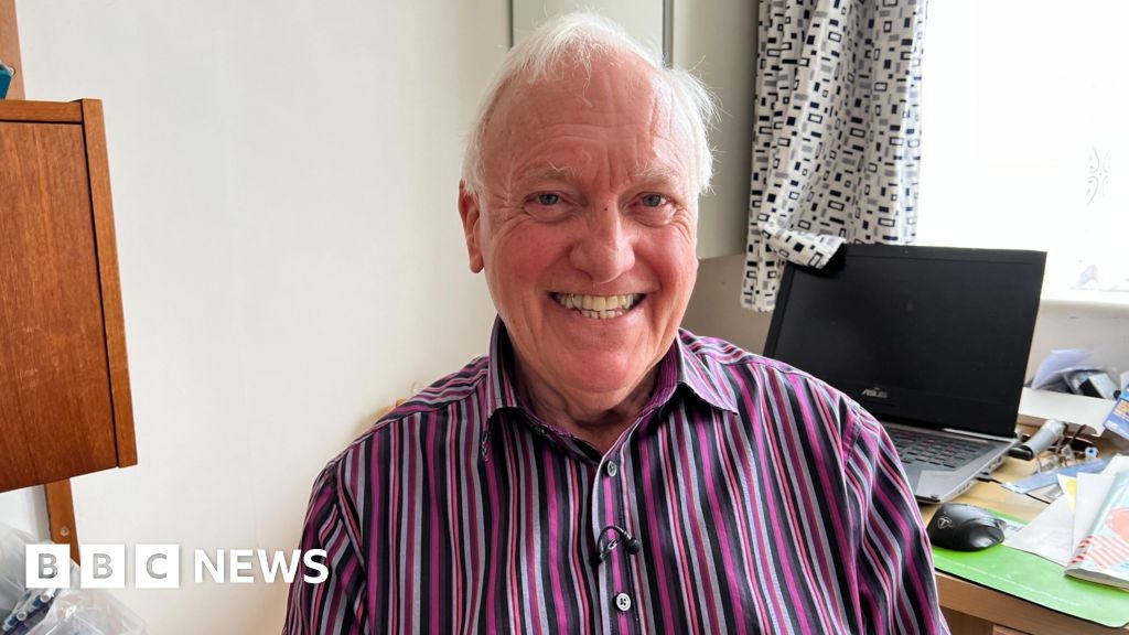 Gloucestershire man who invented gas smell wins 'dull' award