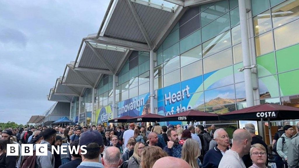 No repeat of last year's long queues, Birmingham Airport says
