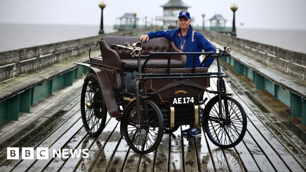 Statue of first British-made Stephens car unveiled in Clevedon