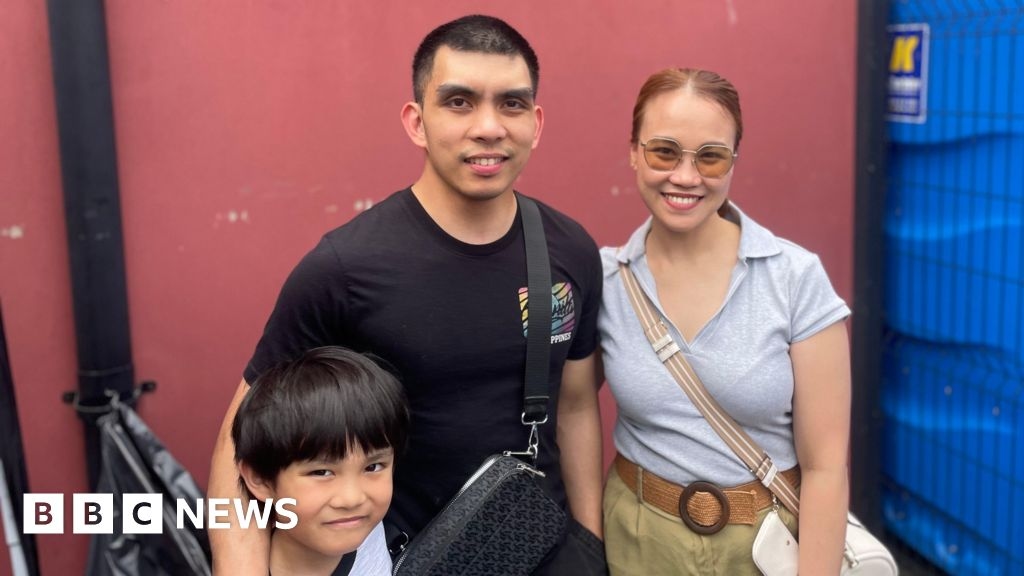 Barrio Fiesta: Filipino's celebrate independence day in Belfast