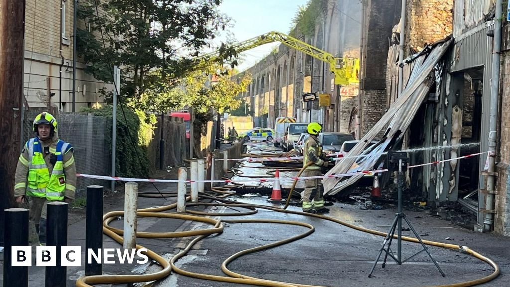 Piccadilly line: H﻿arrow railway arches fire causes Tube closures