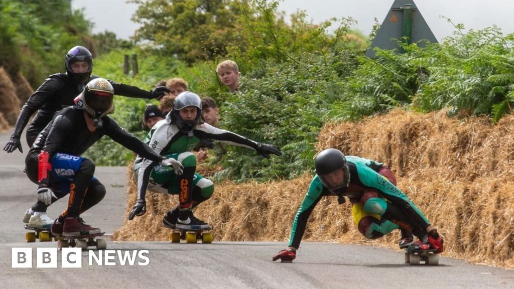 Isle of Man spectators' joy gives skateboarders 'goosebumps'