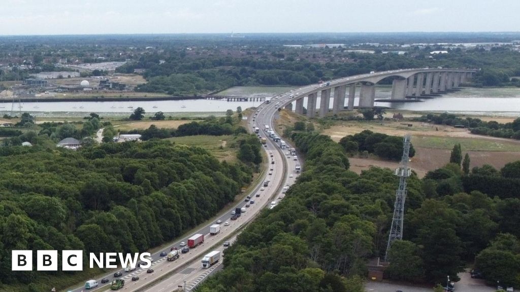 What could solve Ipswich Orwell Bridge traffic chaos?