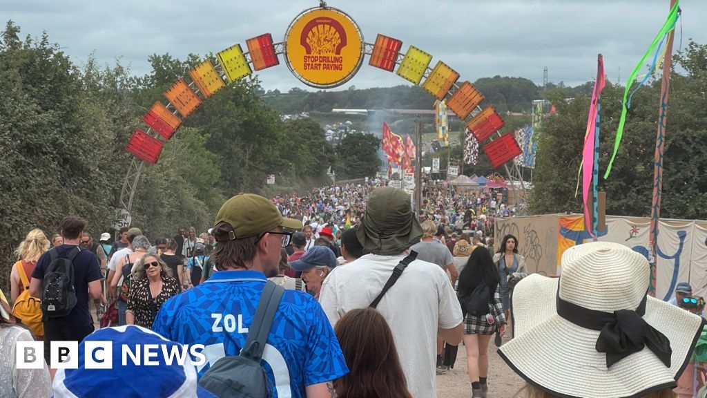 Glastonbury Festival's tactics for managing its huge crowds