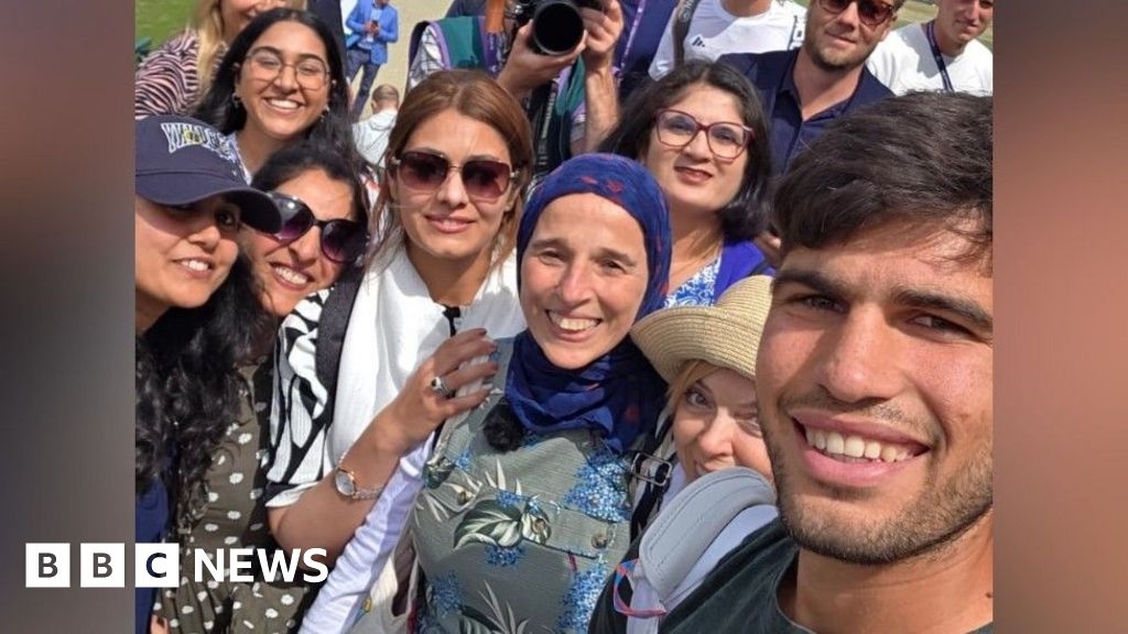 New tennis players get Wimbledon selfie with Alcaraz
