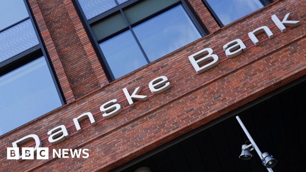 Danske Bank: Company apologises over problem with debit cards