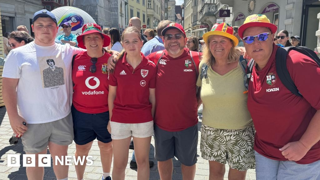Euro 2025 Wales v England rival fans gather in St. Gallen