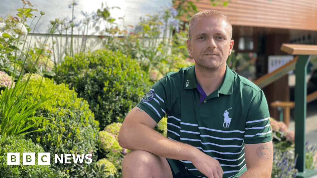The hidden team behind Wimbledon's floral displays