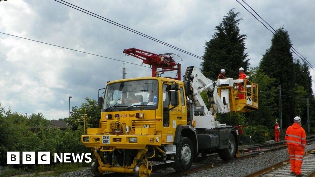 South Tyneside Metro route closure for power lines work