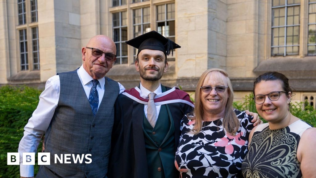 Man overcomes injuries to fulfil dream of becoming a doctor