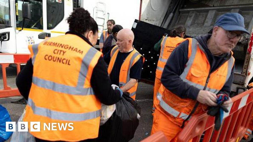Bordesley public meeting calls for end to Birmingham bin strike