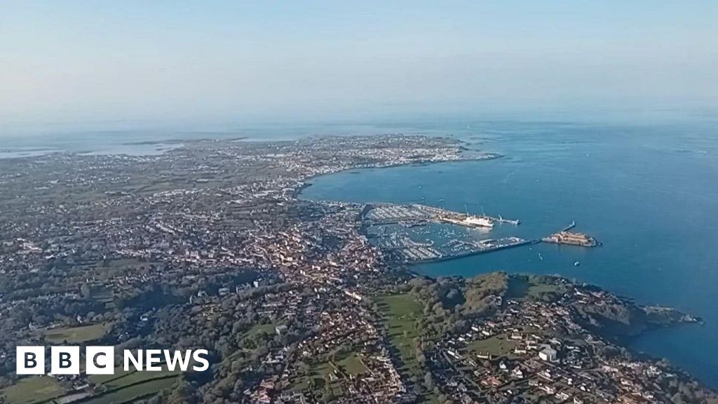 Guernsey: Health and social care bursary opens