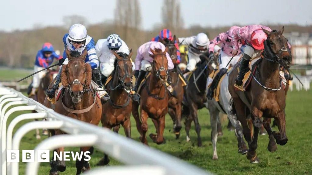 Sandown Park racecourse hosts four-day charity walking challenge