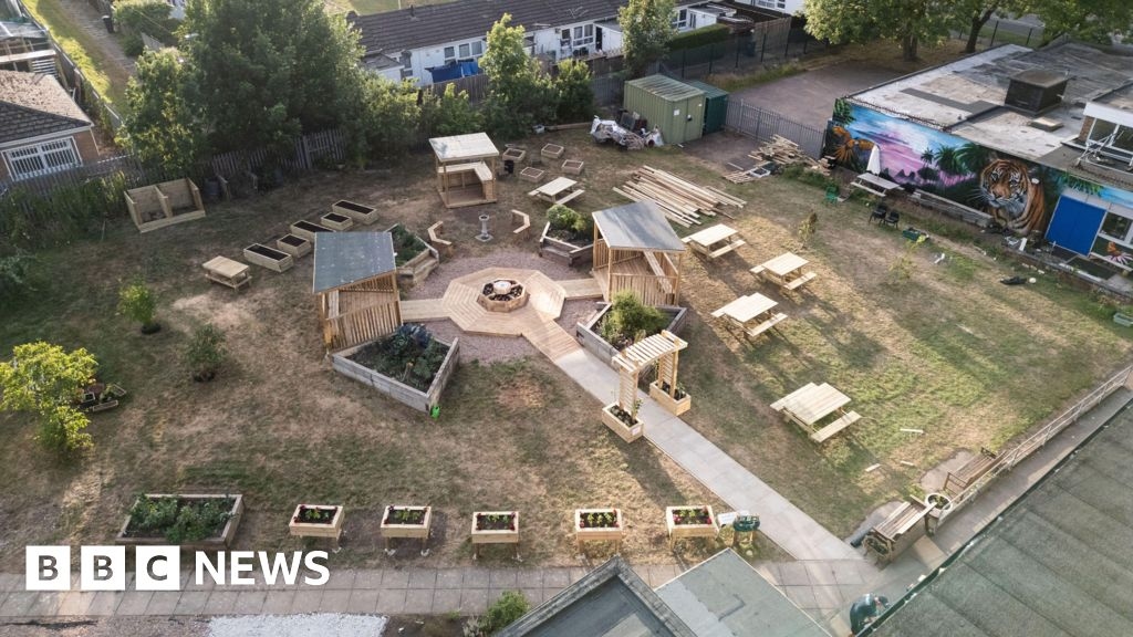 Volunteers transform Eyres Monsell Community Centre garden space