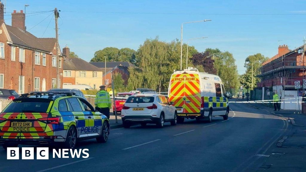 Gipsy Lane in Leicester shut after serious crash