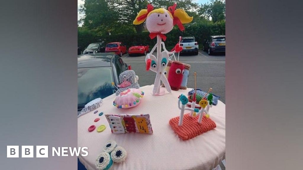 Barlaston post box topper celebrates Trentham children's author