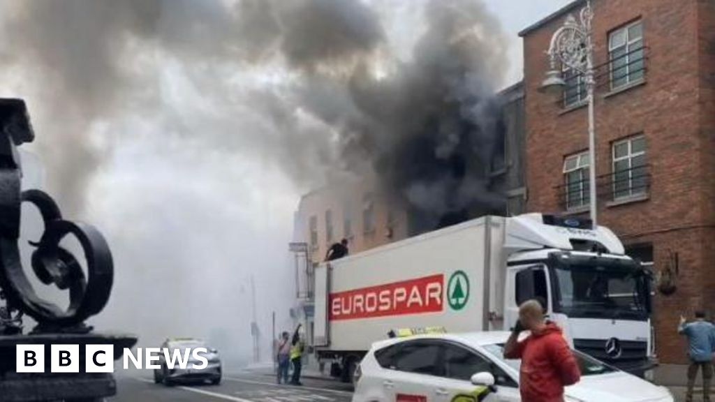 Dublin: 'Incredibly brave' lorry driver saves man from burning building