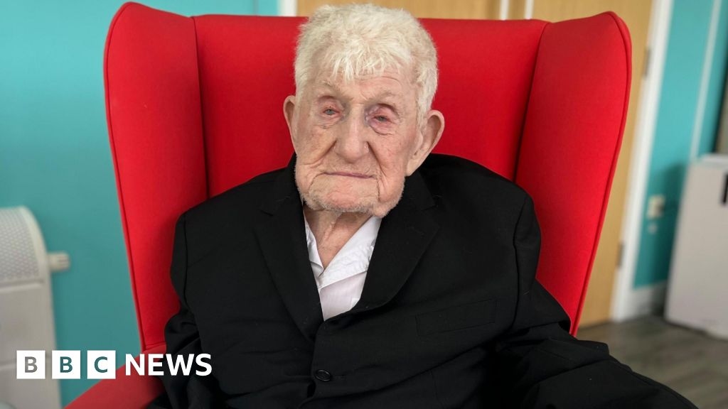 WW2 veteran Donald Rose 'leaves such a legacy behind'