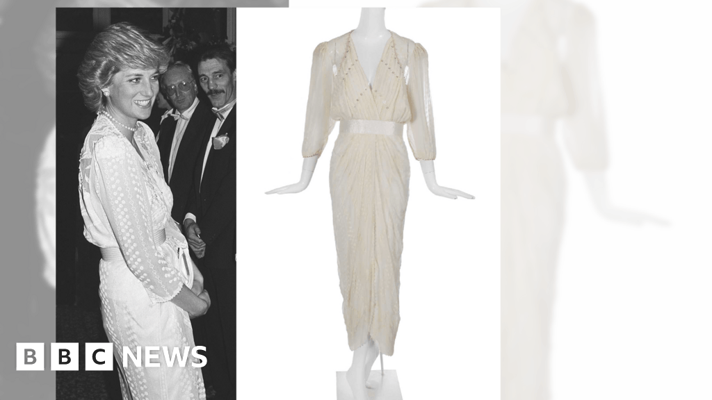 Zandra Rhodes' dress worn by Princess Diana sells for £10,000
