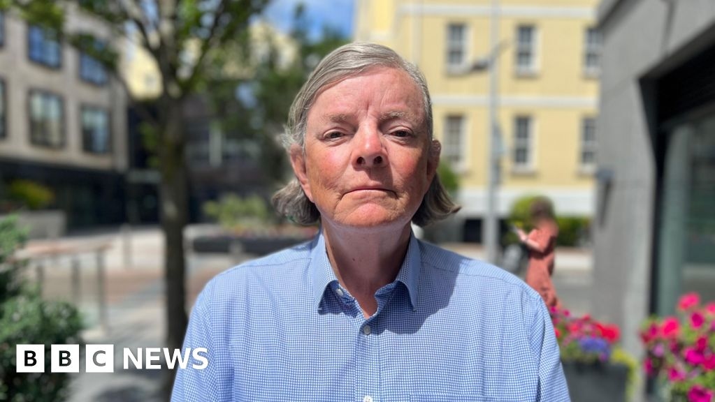 Charles Parkinson pulls out of Guernsey's chief minister race