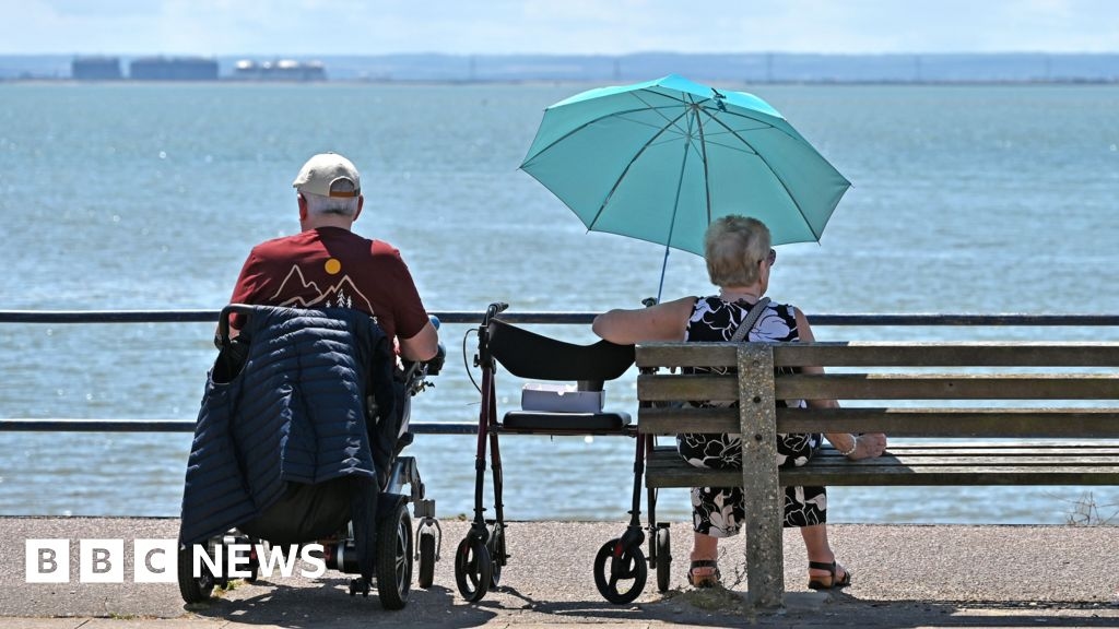 Heatwave peak set to bring 34C to parts of UK
